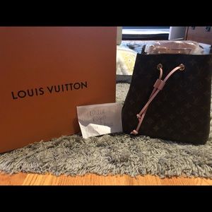 Brand new neo noe pink